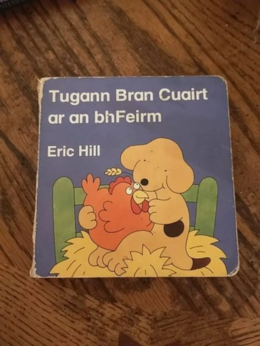 Tugann Bran Cuairt ar an bhFeirm by Eric Hill