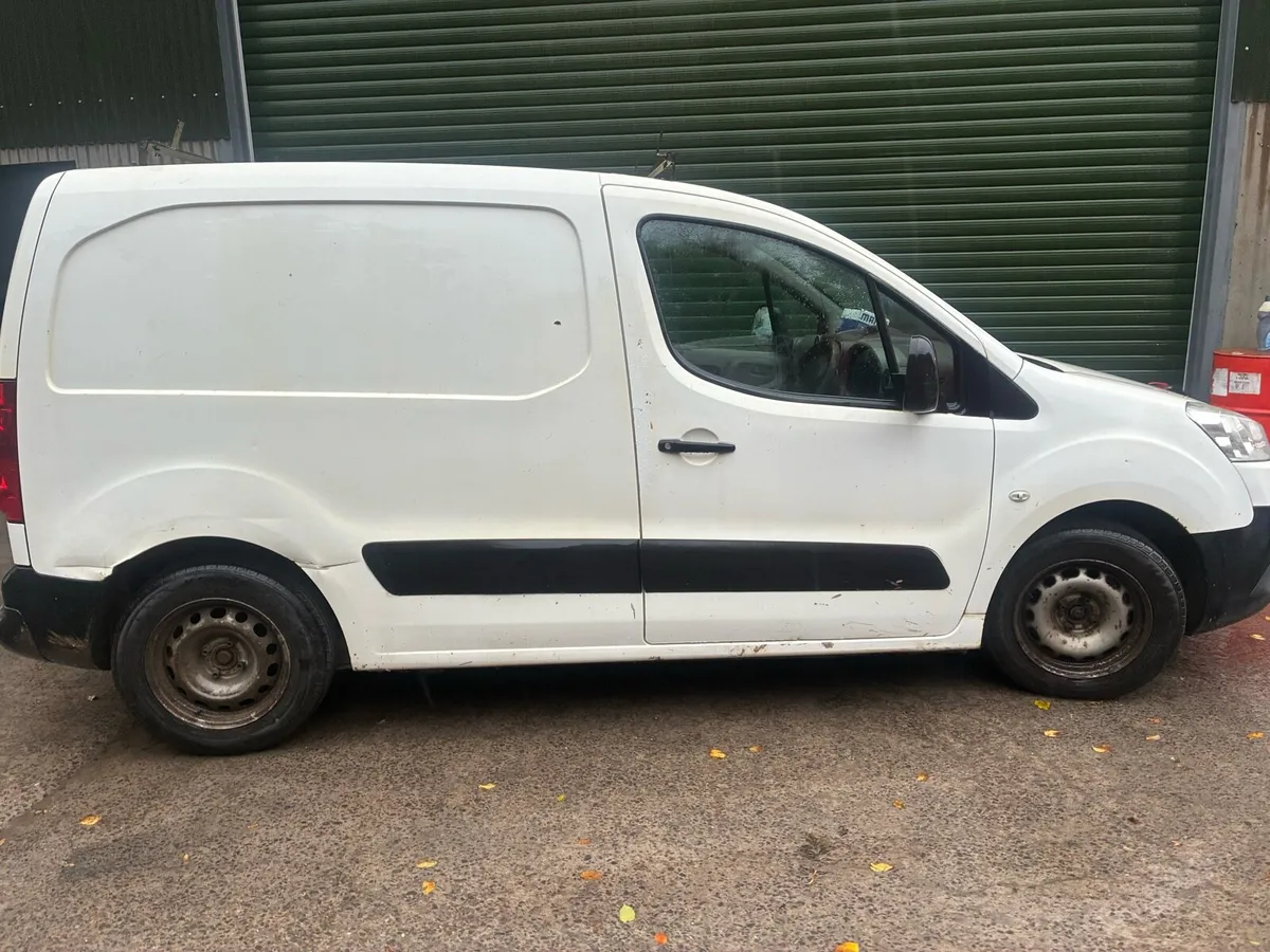 Van - Image 3