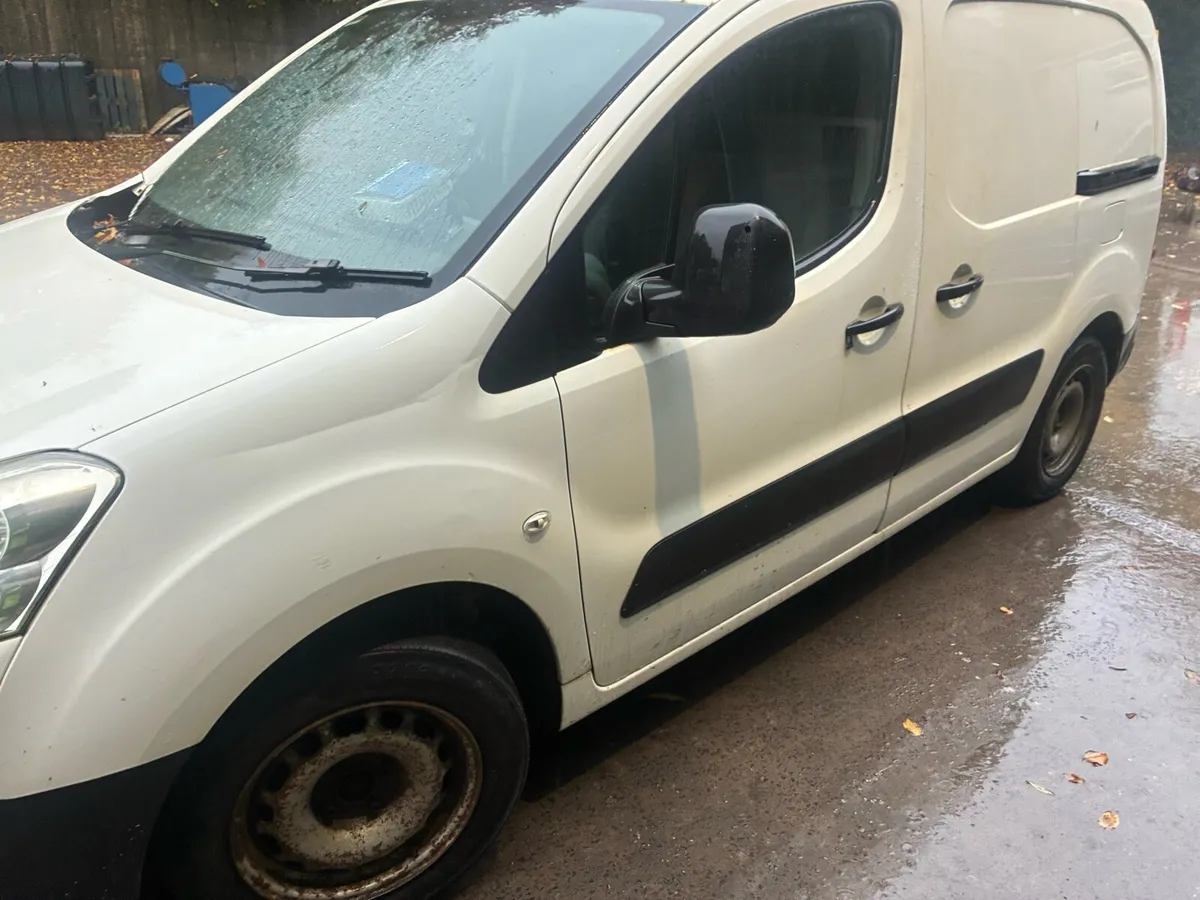 Van - Image 4