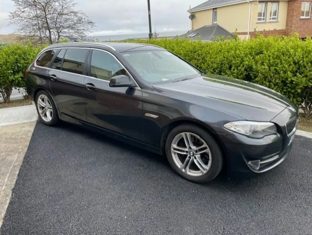 BMW 5-Series 2012 - Image 3