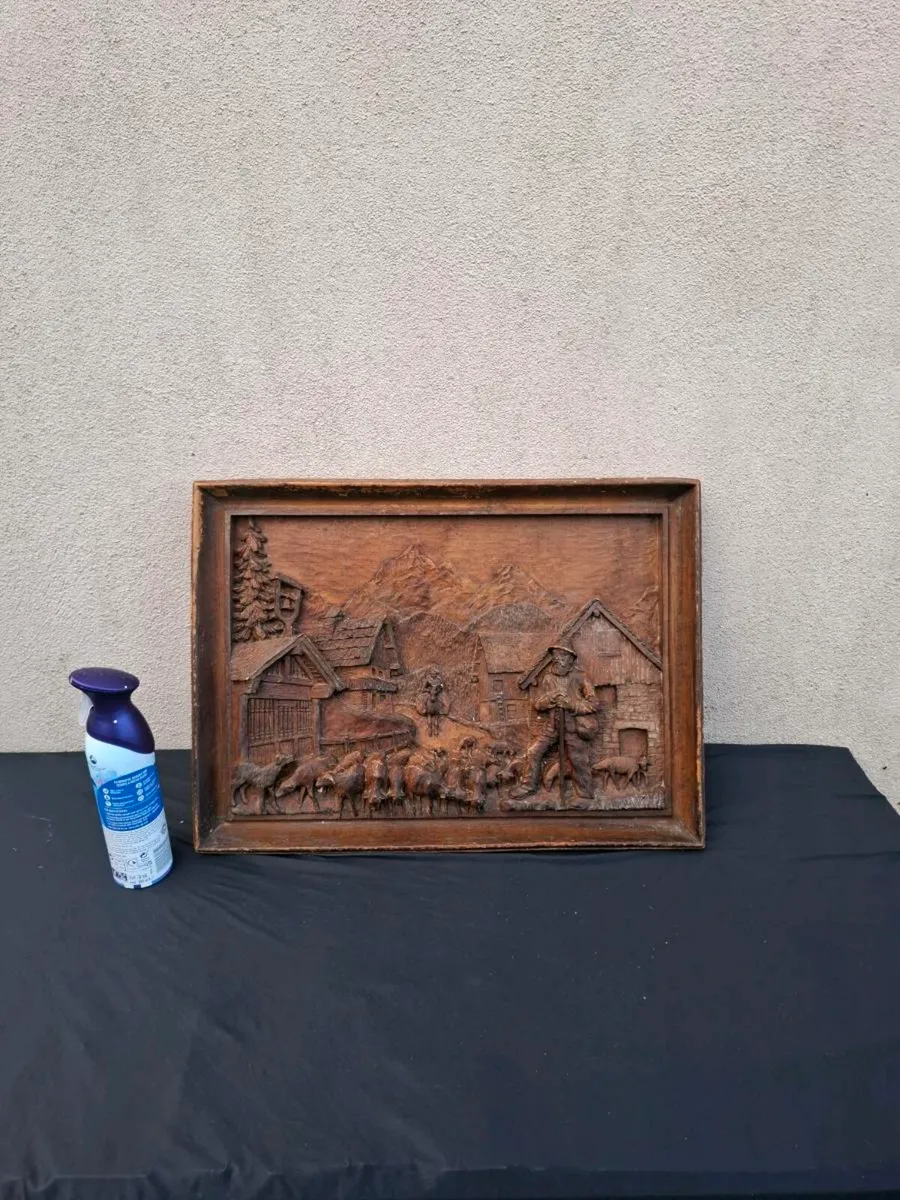 By post only Relief frame vintage - Image 1