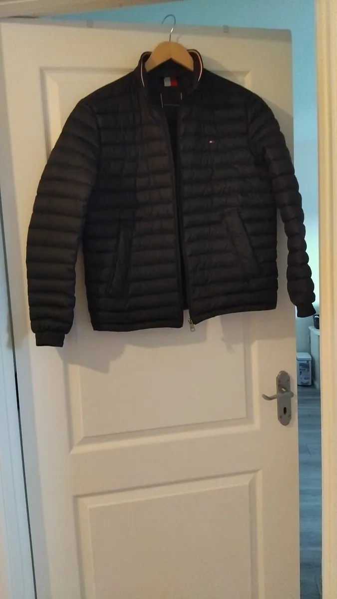 Tommy Hilfiger Unisex Jacket. - Image 2