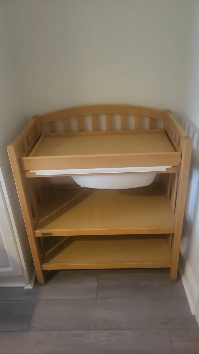 Mamas and Papas changing table - Image 2