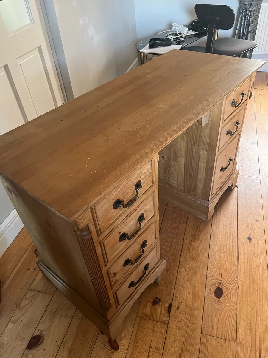Desk - Image 2