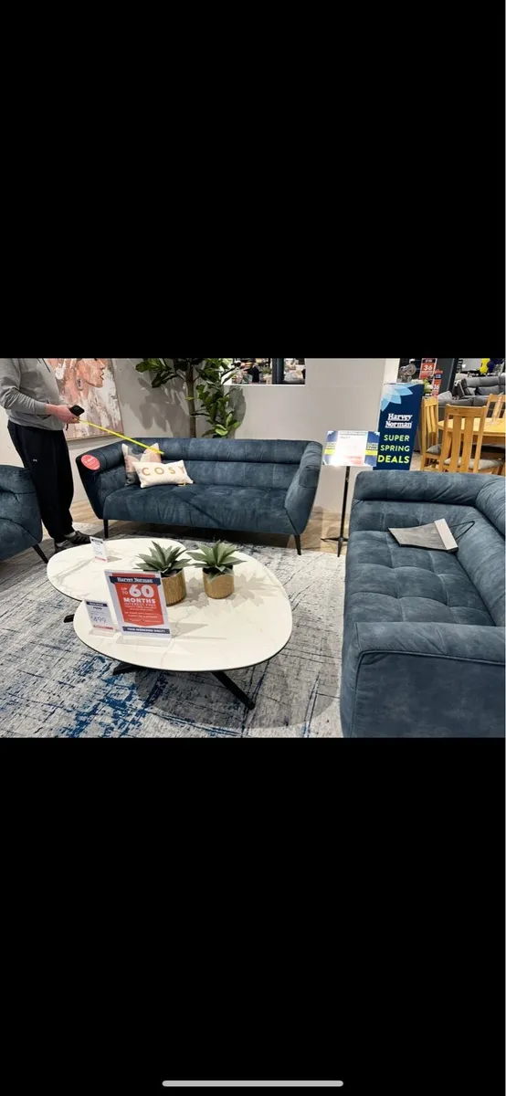 2x couches 1x footstool - Image 2