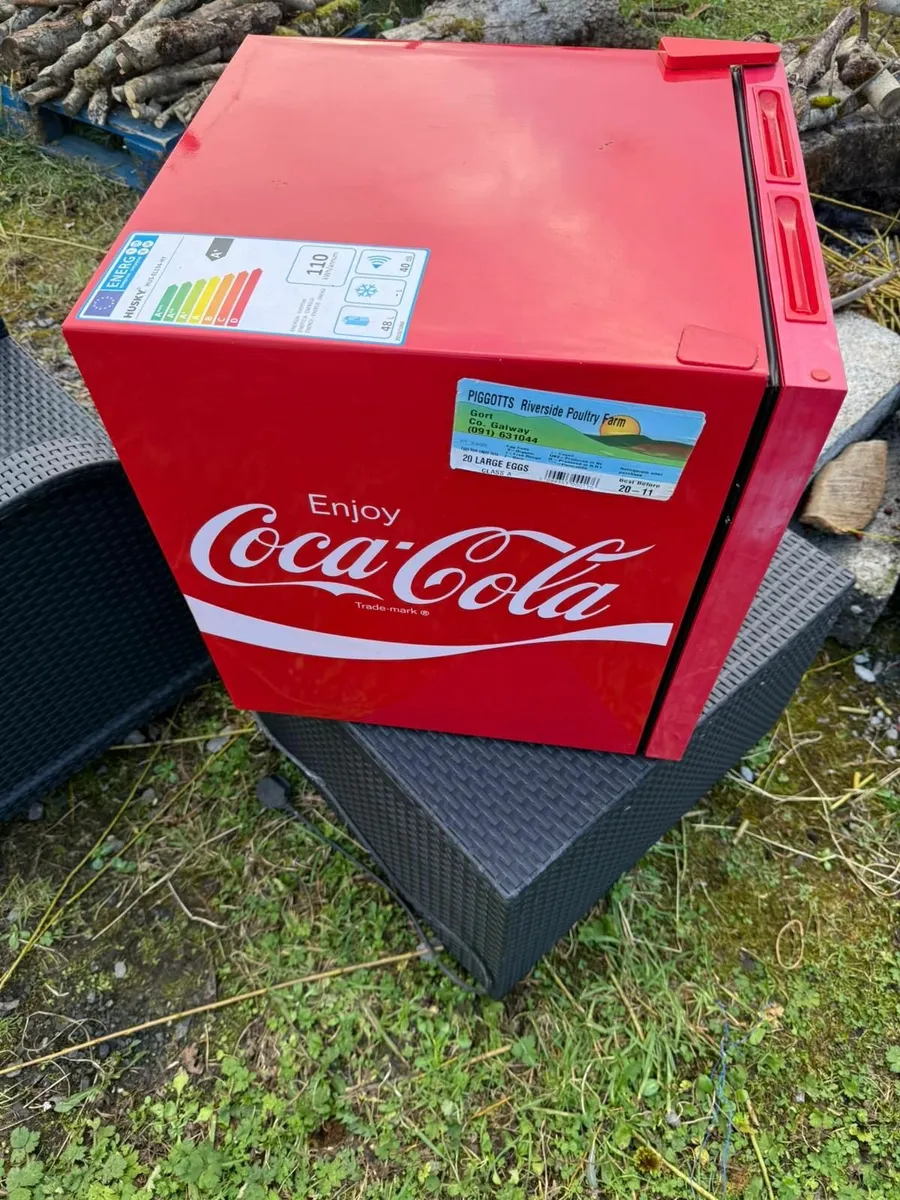 Coca-Cola Mini Fridge - Image 2