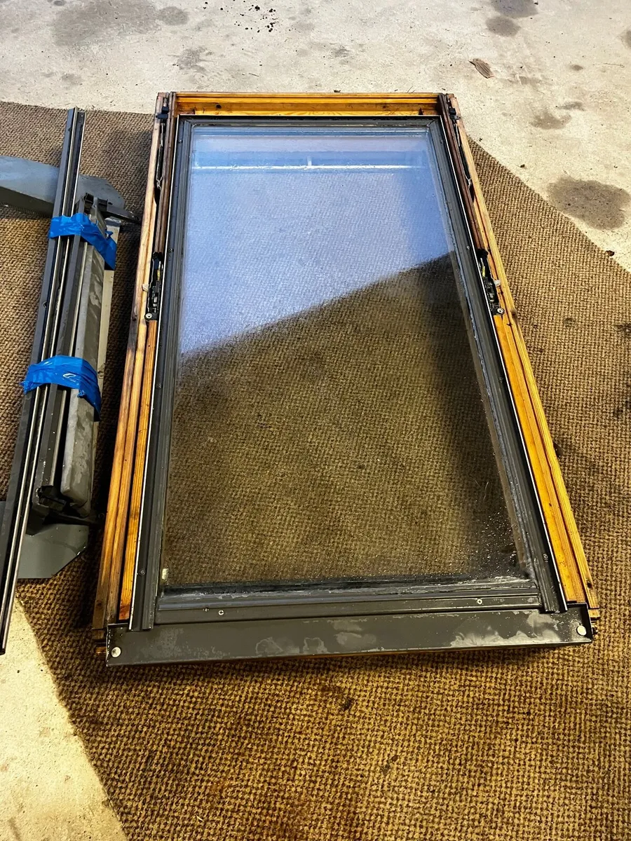 Roof windows - Image 1