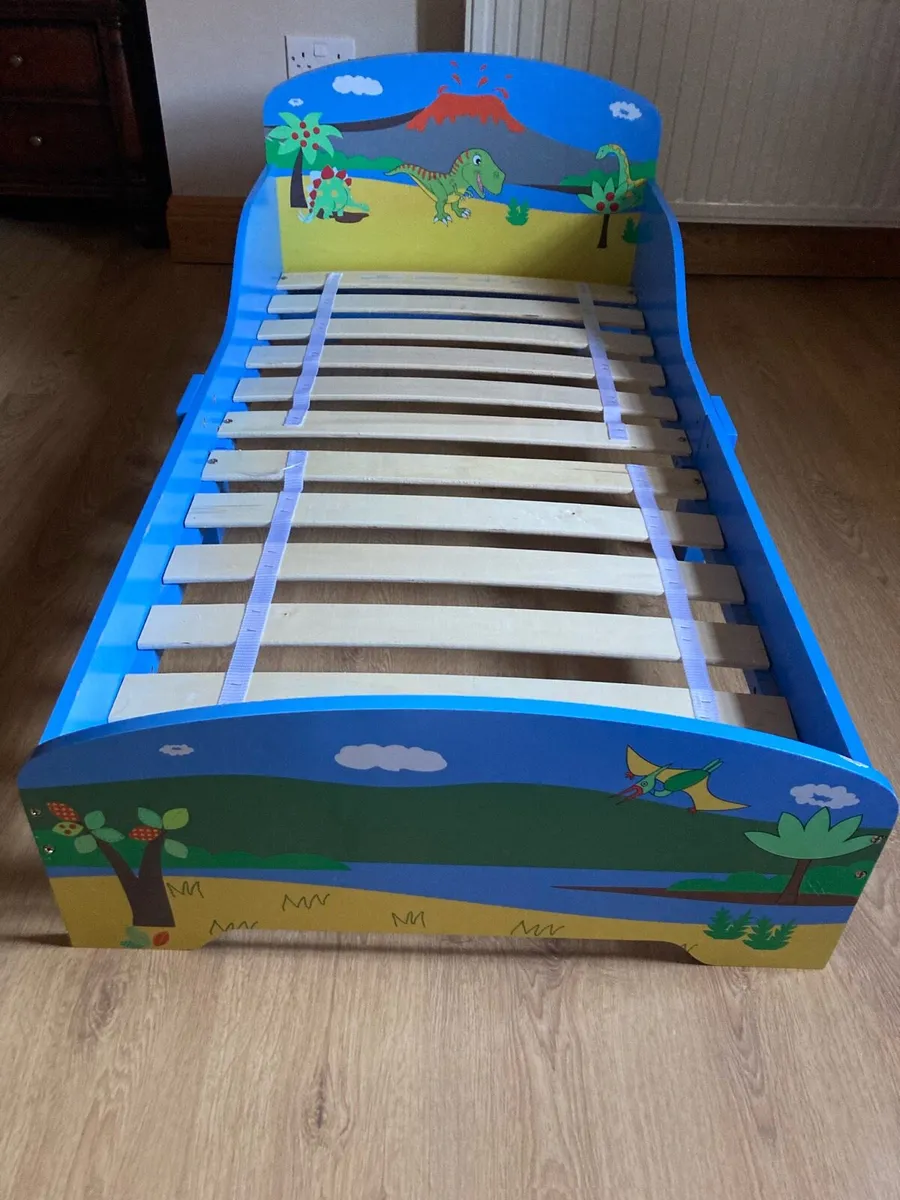 Toddler bed - Image 1