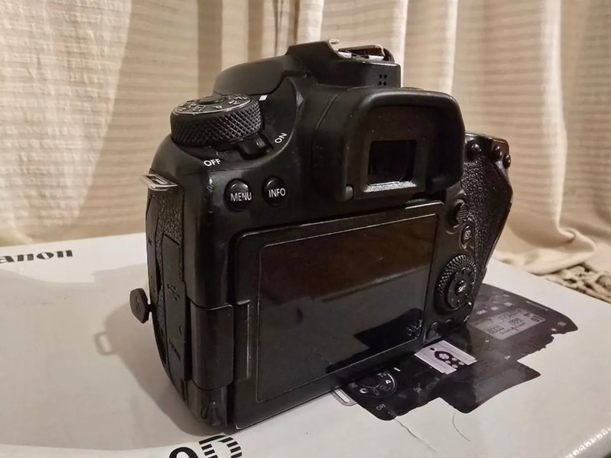 Canon 90d - Image 2
