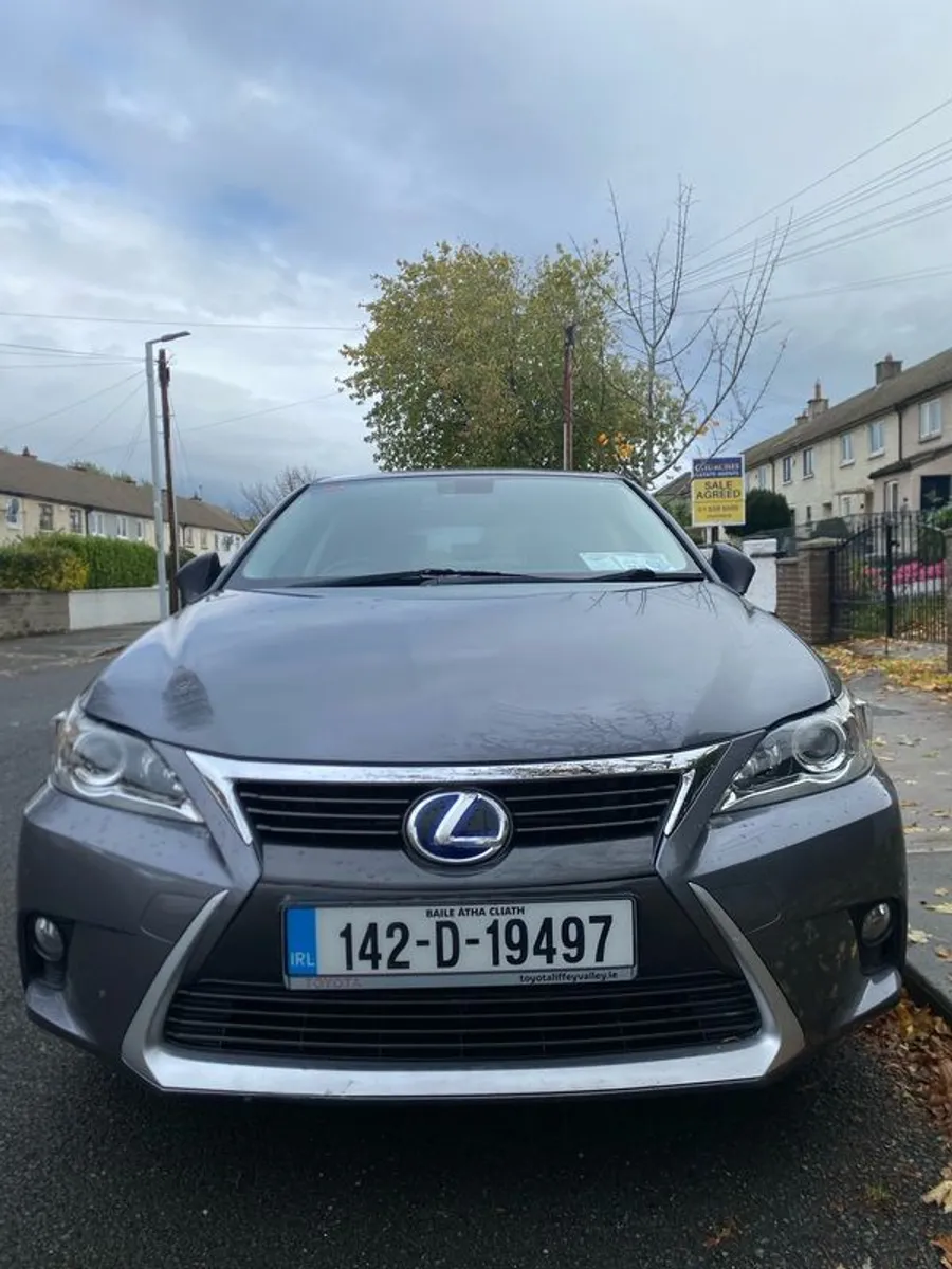 2014 Lexus CT200H - Image 2