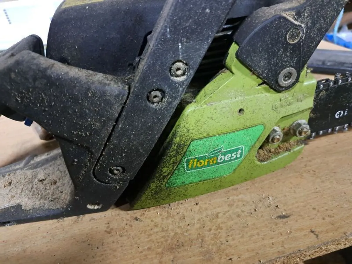 chainsaw - Image 2