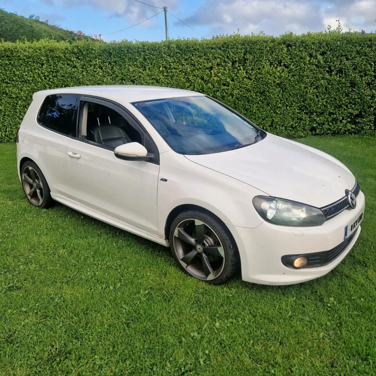 Volkswagon Golf 1.6tdi R-LINE - Image 1