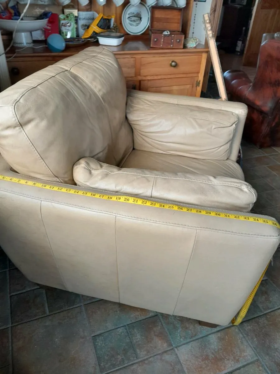 Leather chair - Image 4