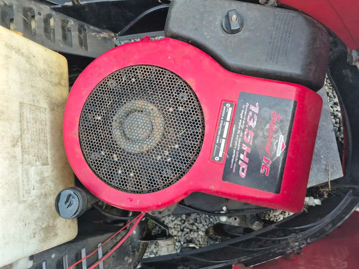 Castlegarden Ride mower - Image 2