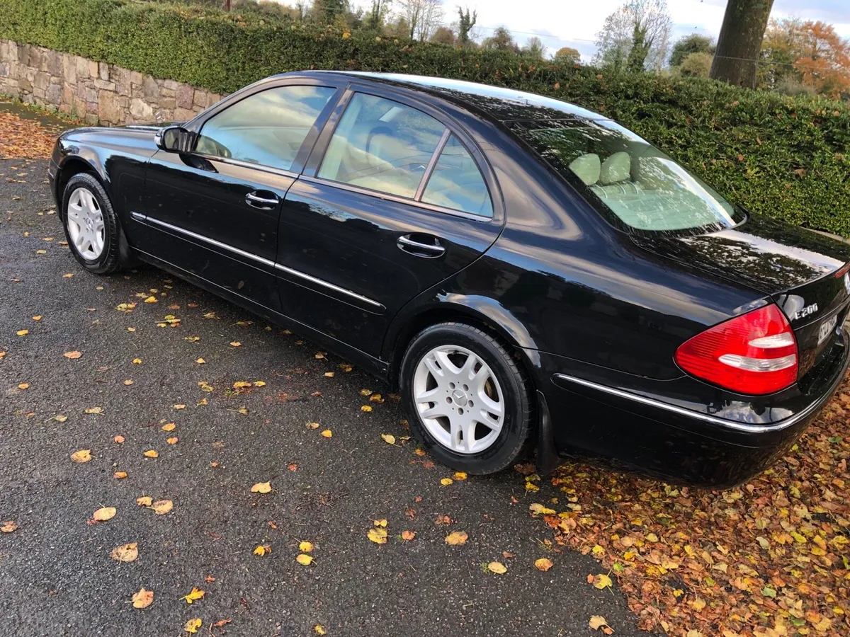 MERCEDES E200 As NEW AUTO 1.8 PLENTY OF NCT 😻 - Image 4