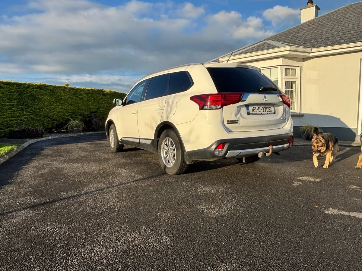 Mitsubishi Outlander Commercial - Image 3