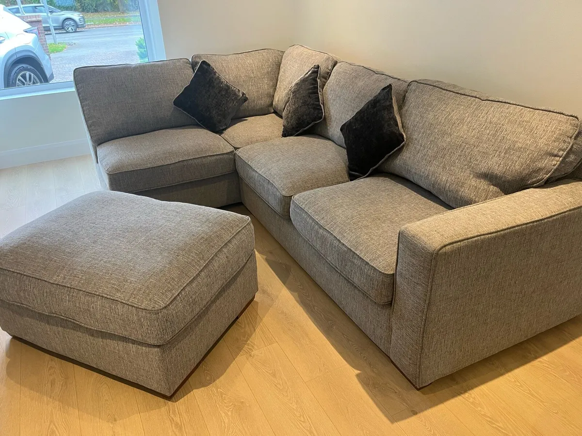 Corner sofa - Image 1