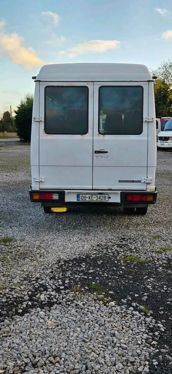 Mercedes Vario - Image 4