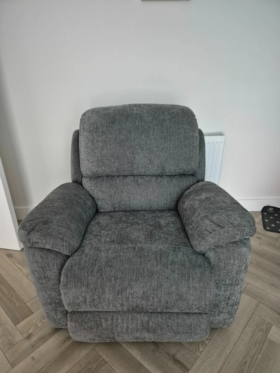 Reclining Sofa and Reclining Arm Chair - Image 4