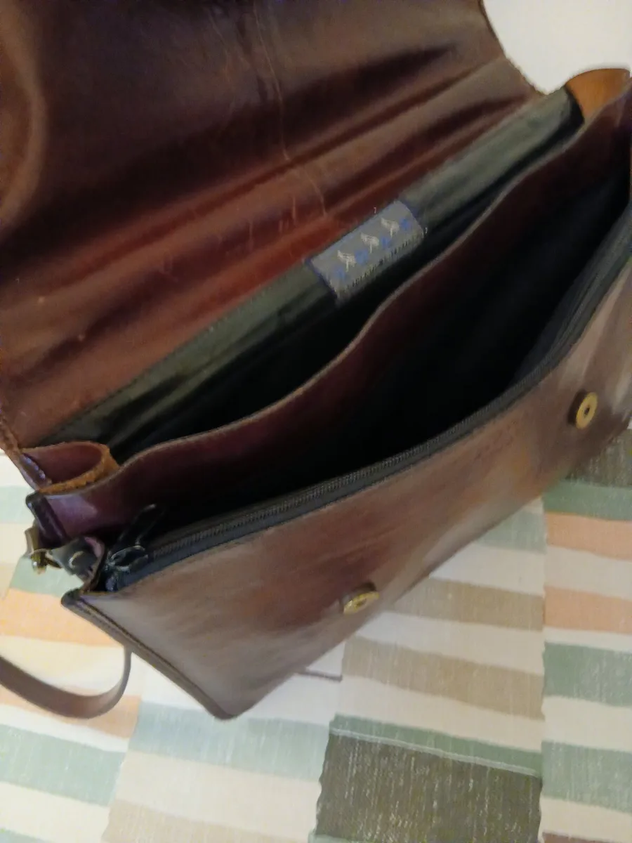 Vintage Italian Leather Sacthel. - Image 3