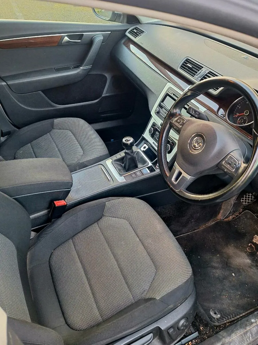 11 VW PASSAT 1.6 TDI - Image 2
