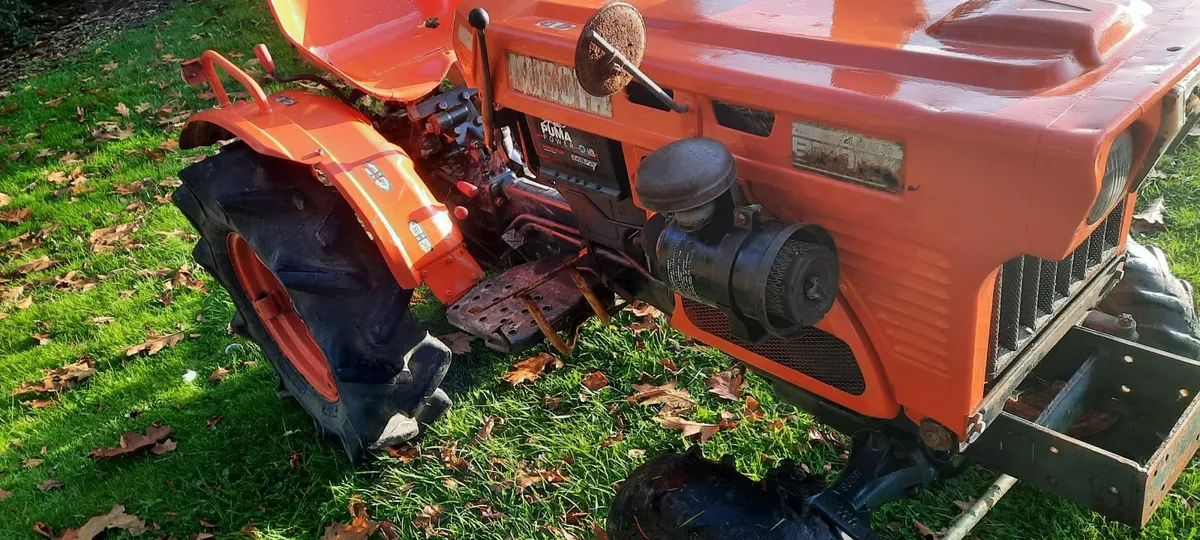 Kubota tractor - Image 4