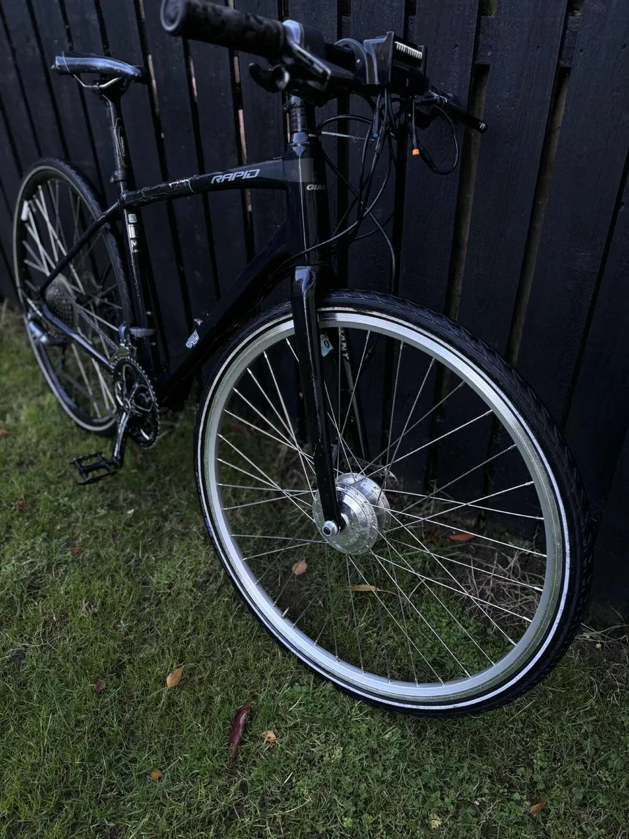 GIANT bike size M - Image 4