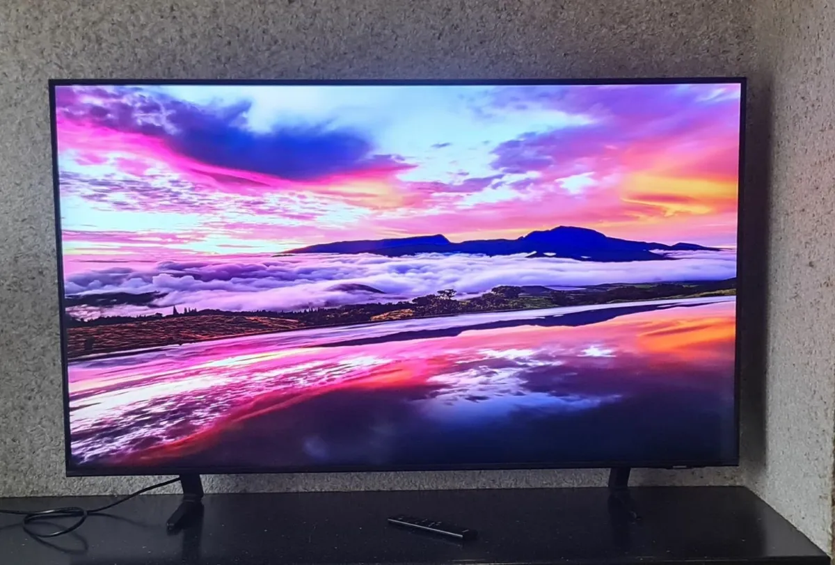 Samsung 50 4K UHD Smart TV Please Read Description - Image 2