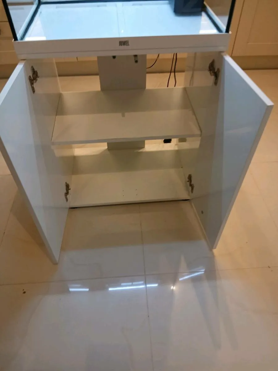 Fish tank - Image 4