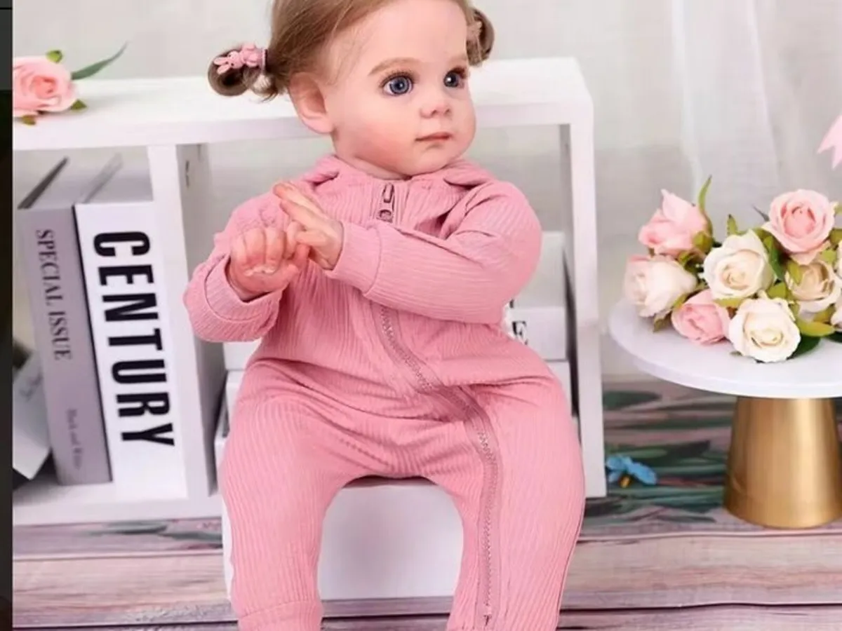 Set of 2 Reborn Dolls - Image 4