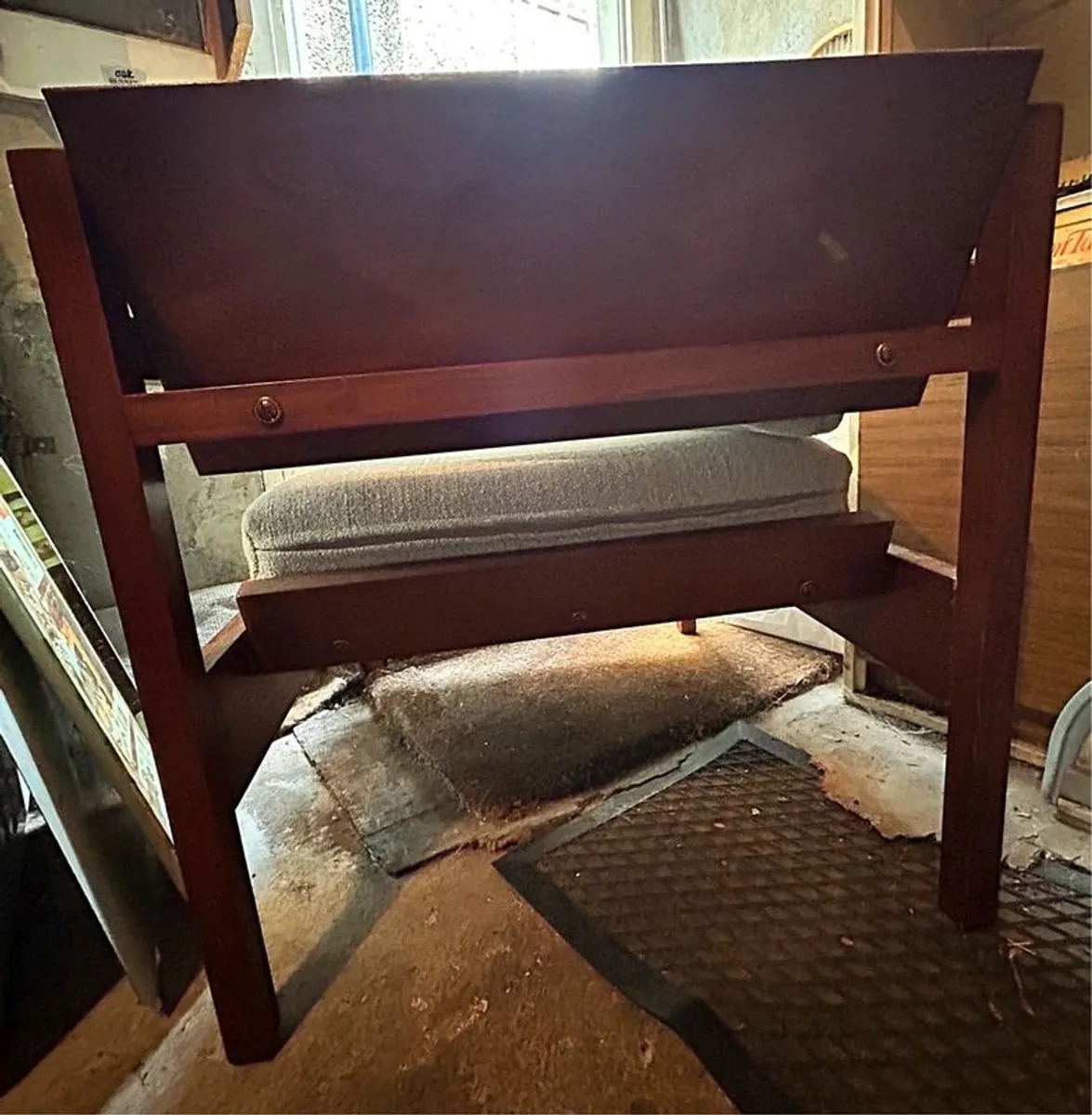 2 matching, vintage, Madmen-style armchairs - Image 4