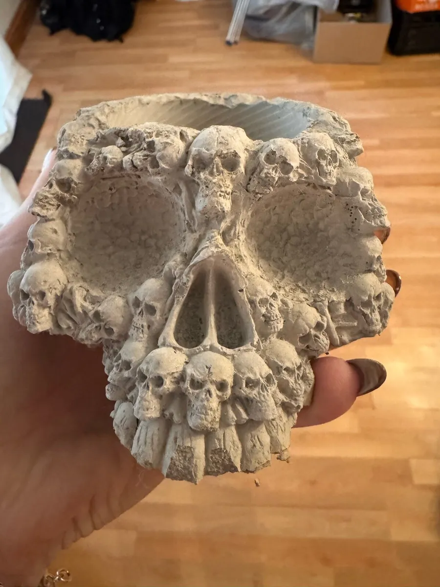Haloween skull candleholder 4 for 25€ decoration - Image 1