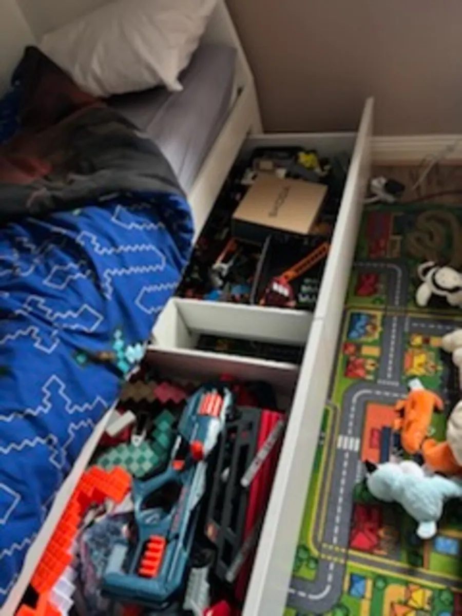 Day bed single or double bed with storage drawers - Image 3