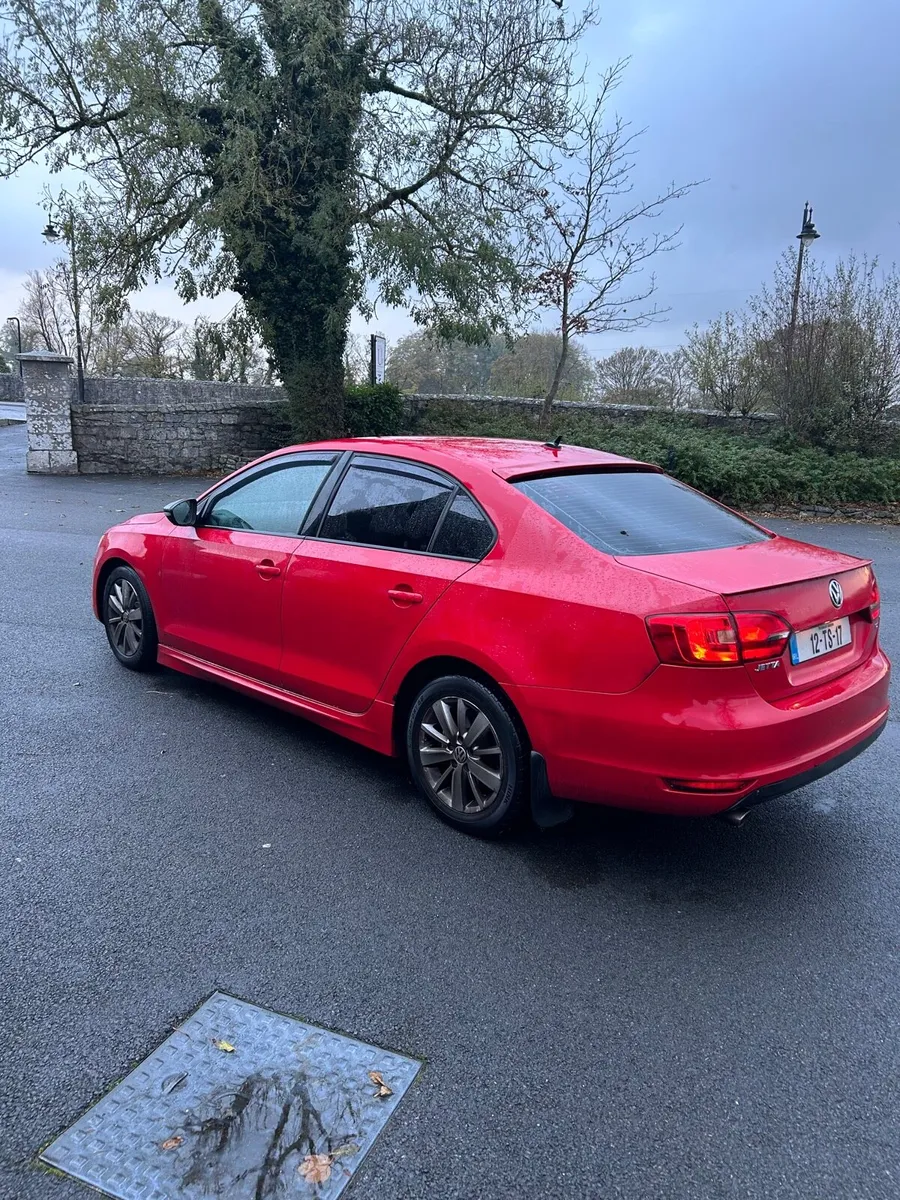Volkswagen Jetta - Image 2