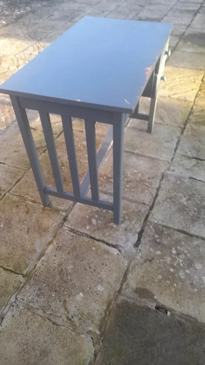 Desks - Image 3