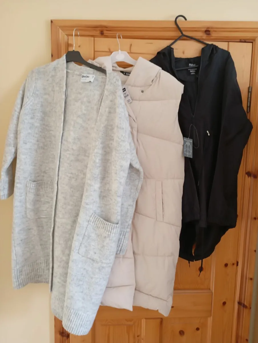 Ladies clothes - Image 1