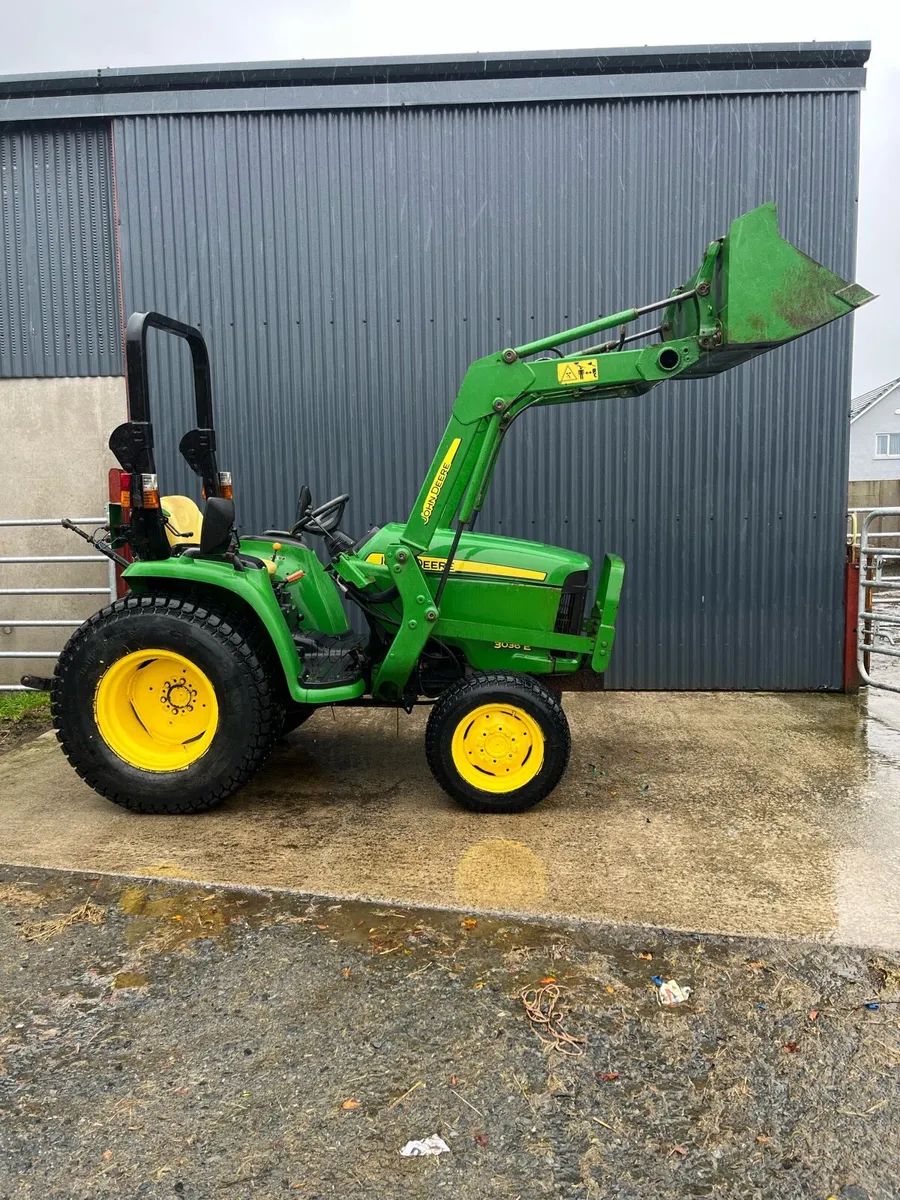 John Deere 3036E Compact Tractor - Image 2
