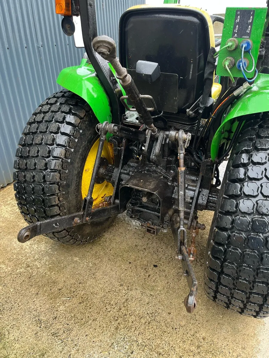 John Deere 3036E Compact Tractor - Image 4
