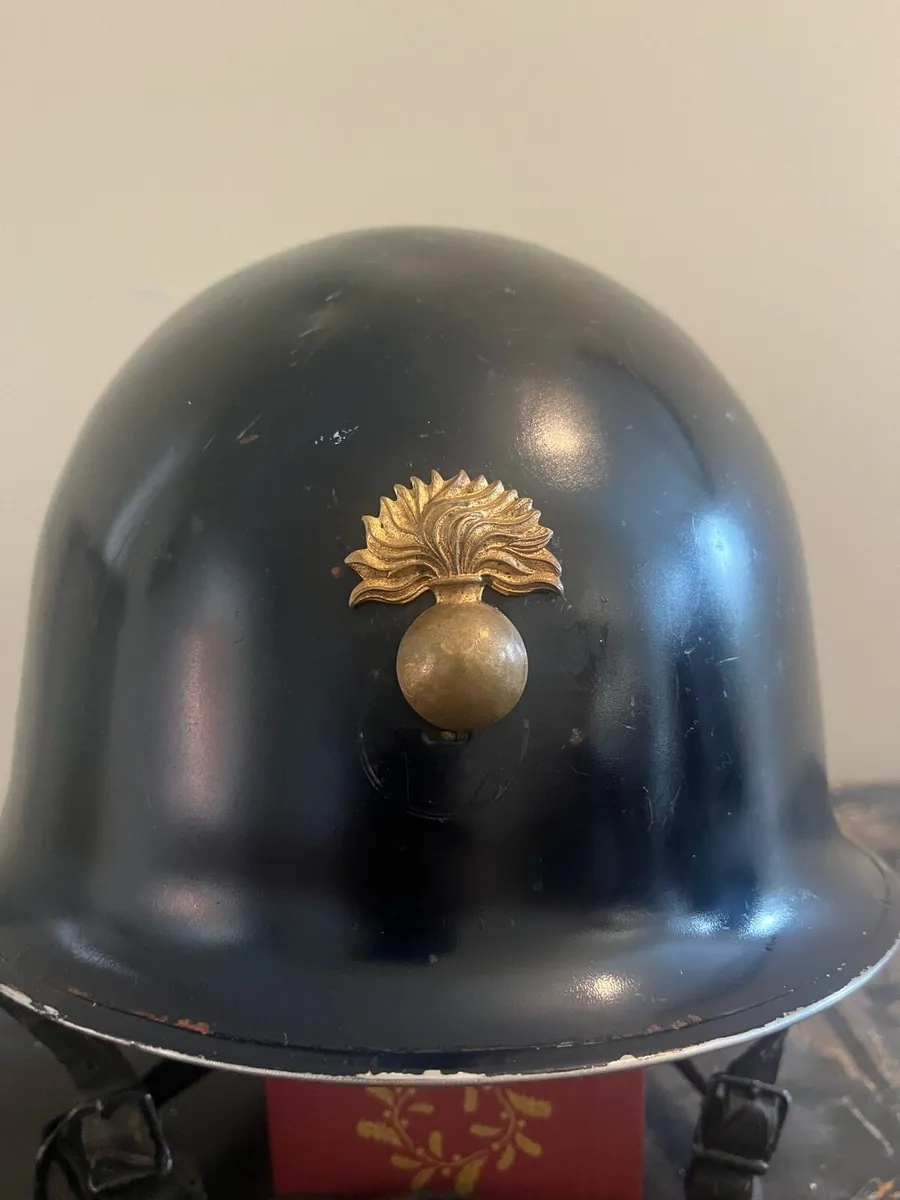 Vintage French Foreign Legion Military Helmet - Image 4