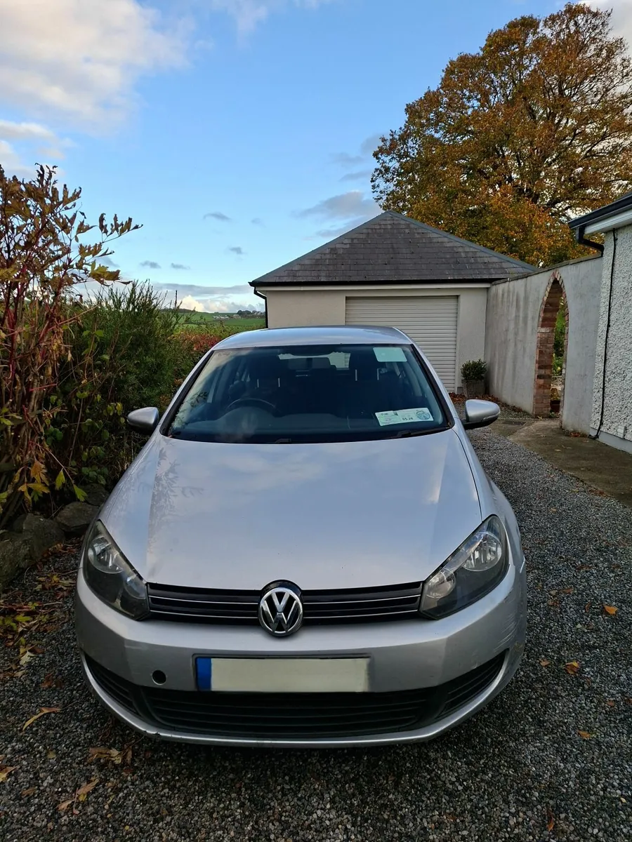Volkswagen Golf 2011 1.6L - Image 2