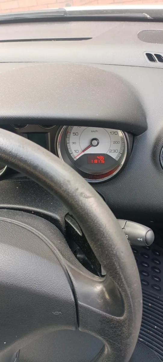 Peugeot 308 2010 - Image 2