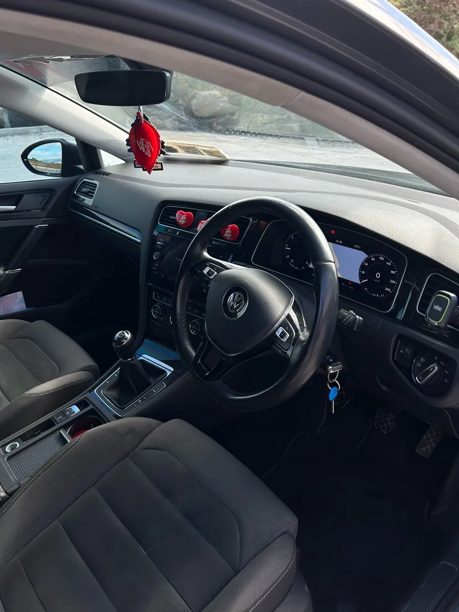 Volkswagen Golf - Image 4