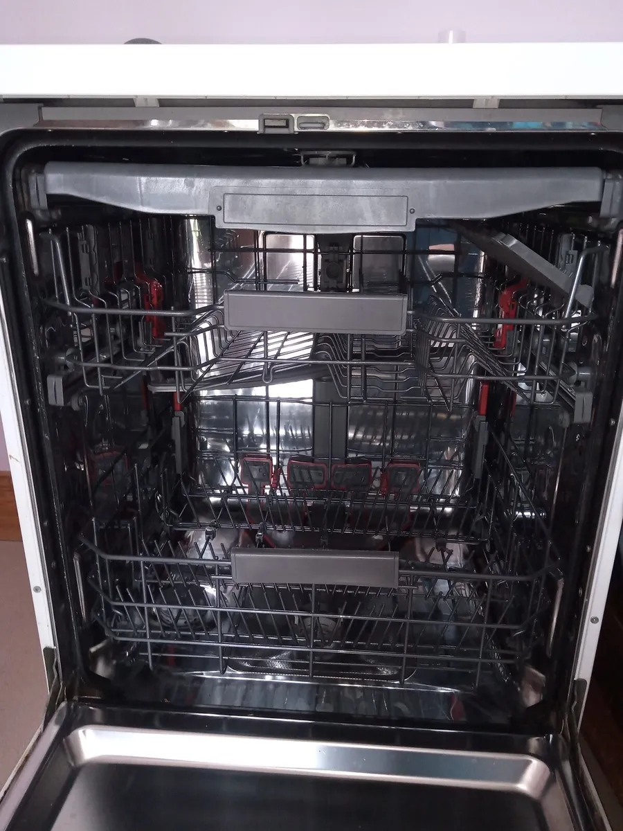 Whirlpool dishwasher - Image 2