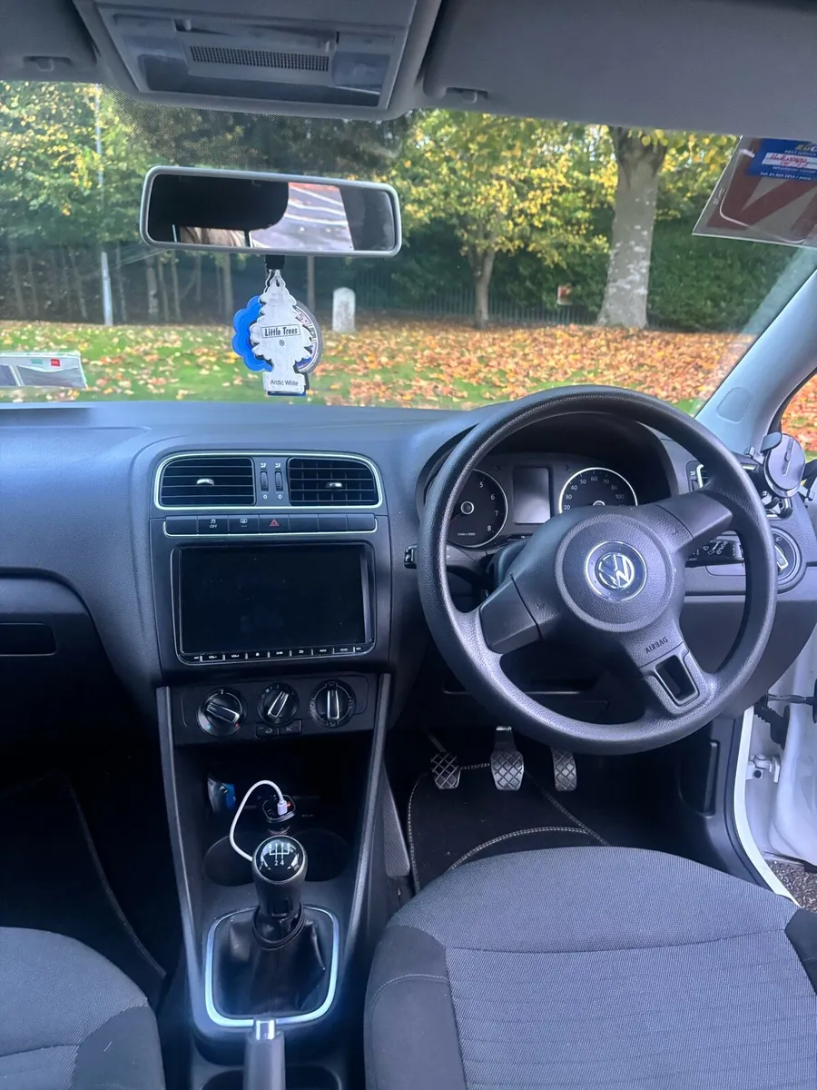 1 litre white Volkswagen polo - Image 4