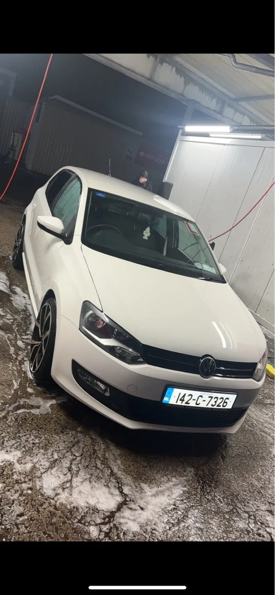 1 litre white Volkswagen polo - Image 1