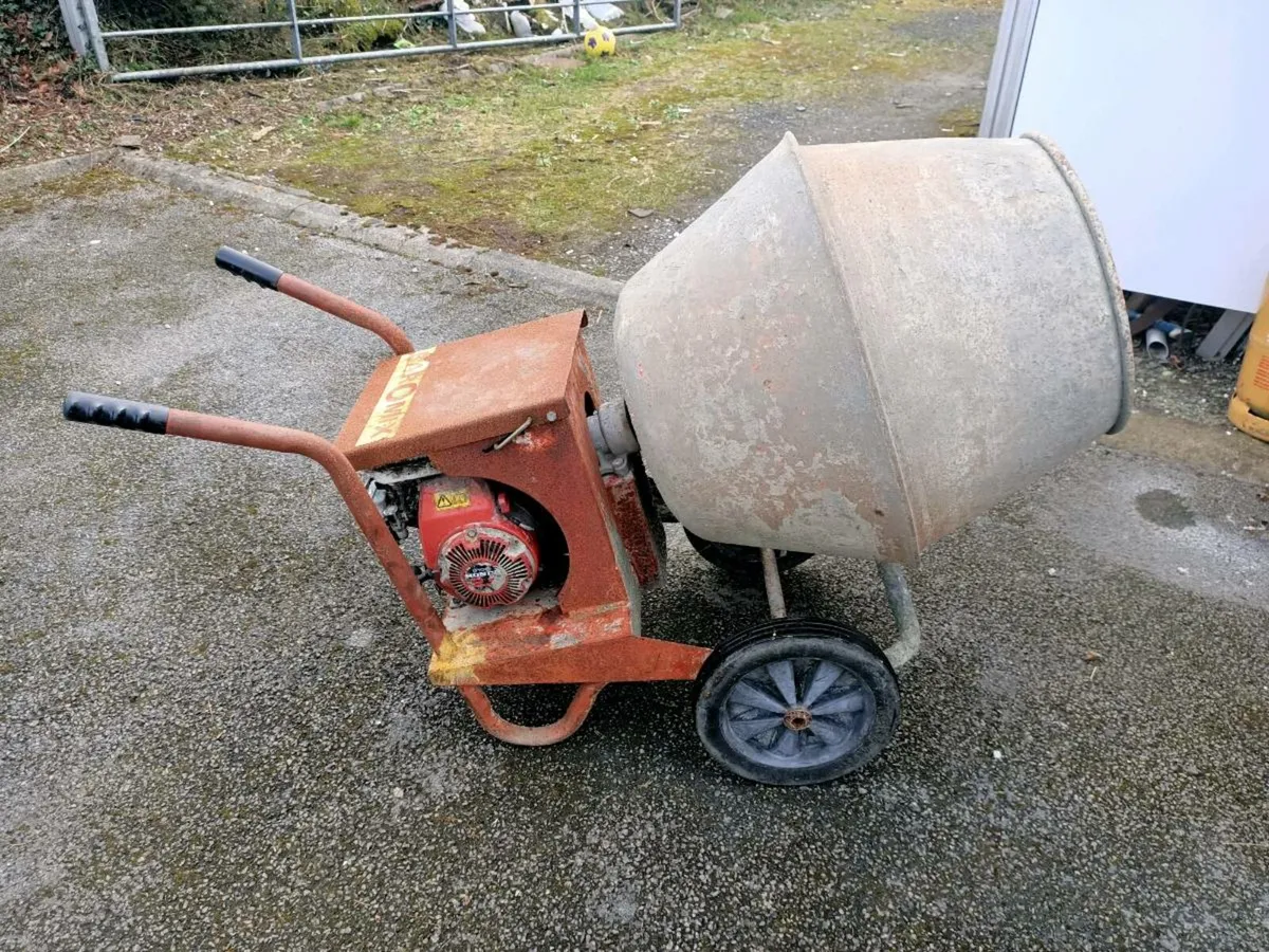 Cement mixer - Image 1
