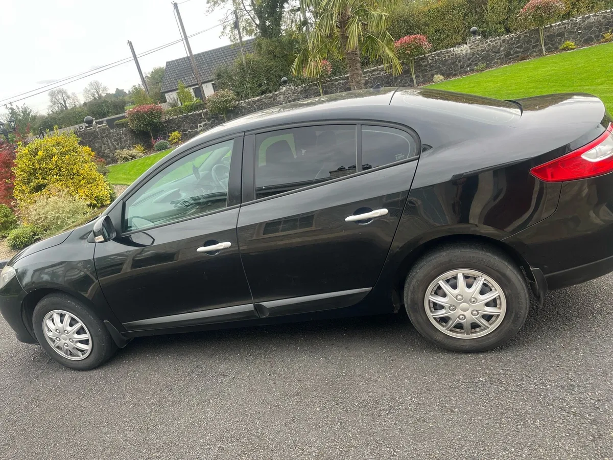 131 Renault Fluence - Image 4