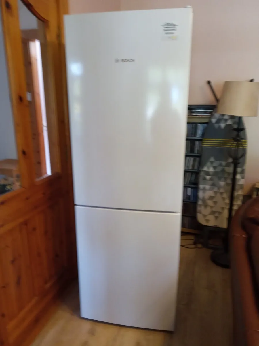Bosch fridge freezer - Image 2