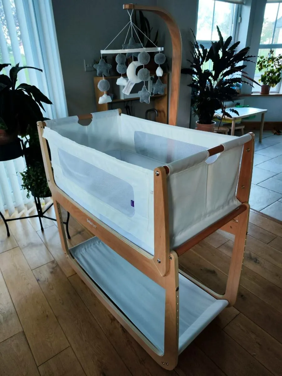 SnuzPod4 Bedside Crib Bundle Deal LIKE NEW