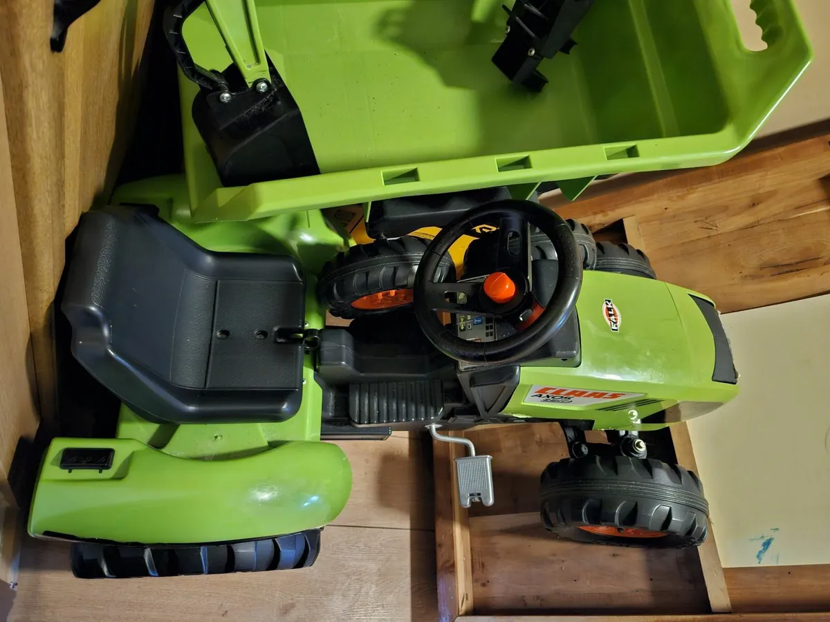 Claas Tractor With Front Loader And Trailer Toy - Image 3